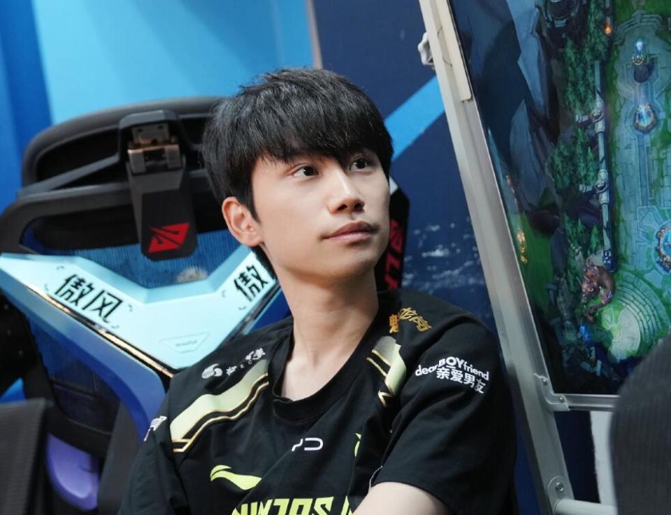 登录中心官网-TES带队取胜！，Doinb重要时刻爆冷赛场气氛高涨