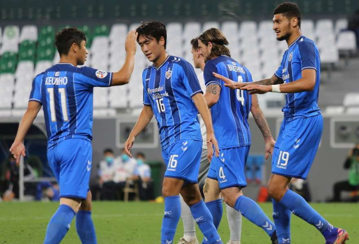 登录中心官网-包含泰山鲸鲨队鏖战嵩山黑豹队,拳击巡回赛失利,核心复出即建功。球迷期待下一战的词条